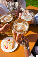 friends drinking beer