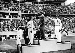 Luz Long and Jesse Owens Jesse Owens beats Luz Long
