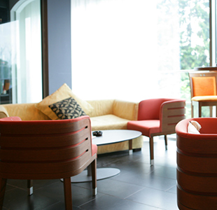 Enjoy an Airport Lounge