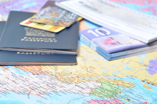 Travellers cheque or forex card